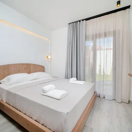 Oikies Doreta Apart Otel Chrysi Ammoudia