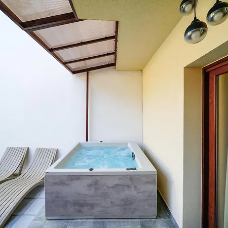 Oikies Doreta Chrisi Ammoudia