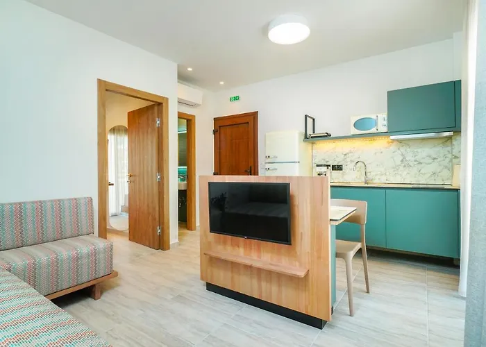 Aparthotel Oikies Doreta 4*