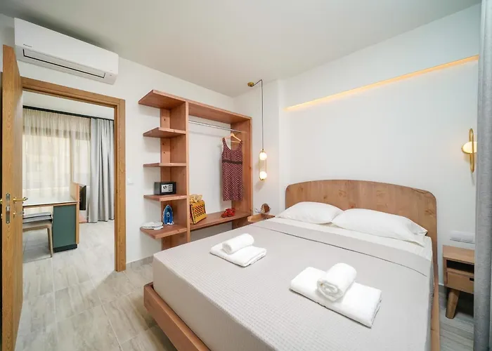 Aparthotel Oikies Doreta 4*