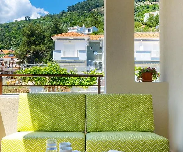 Ξενοδοχείο με διαμερίσματα Oikies Doreta 4*